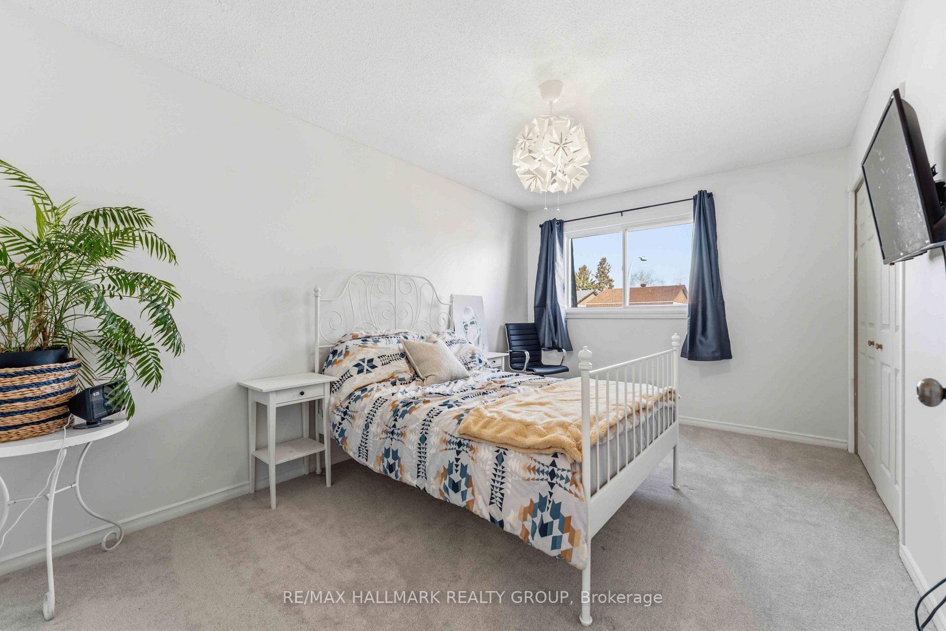 Photo 23 of 1091 Burgundy Lane, Ottawa, Convent Glen — HOMEH