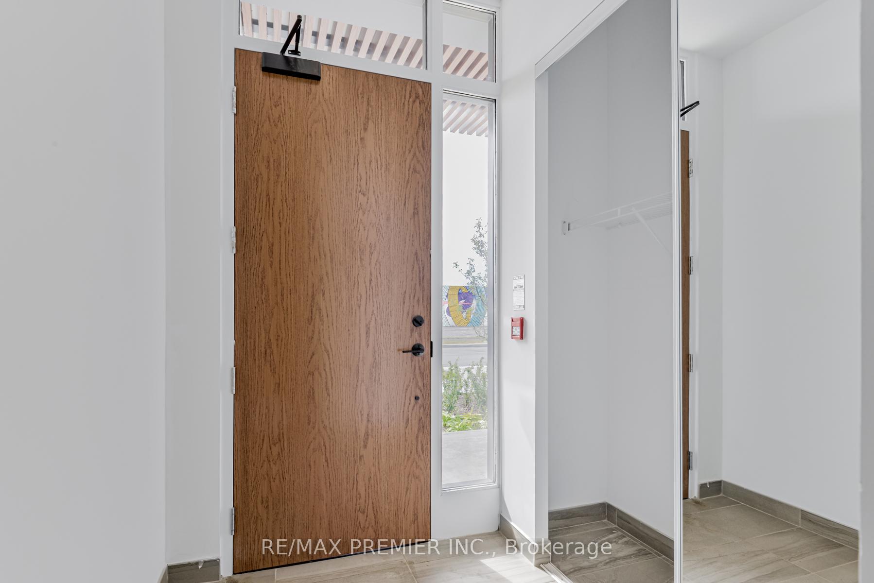 Photo 3 of Unit Th17, 7 Buttermill Avenue, Vaughan, Vaughan Corporate Centre — HOMEH