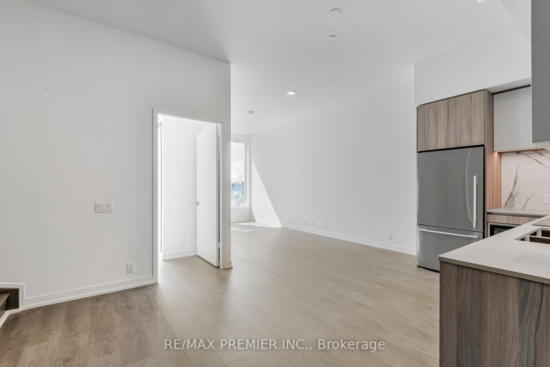 Photo 5 of Unit Th17, 7 Buttermill Avenue, Vaughan, Vaughan Corporate Centre — HOMEH