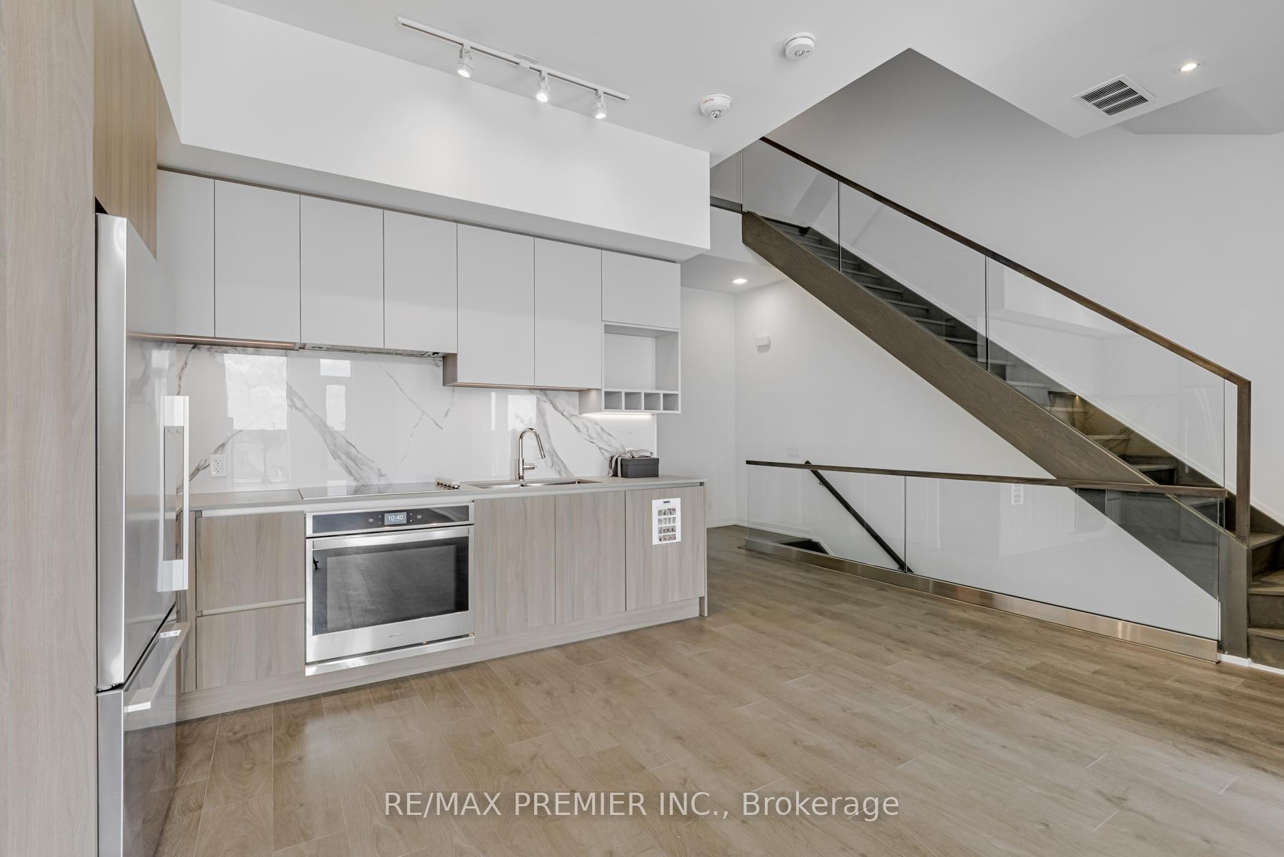 Photo 7 of Unit Th17, 7 Buttermill Avenue, Vaughan, Vaughan Corporate Centre — HOMEH