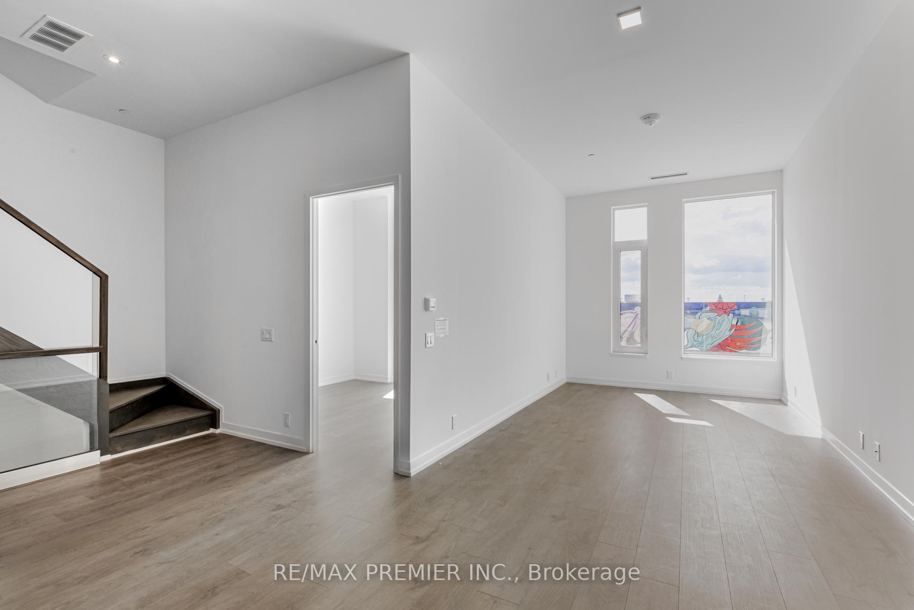 Photo 8 of Unit Th17, 7 Buttermill Avenue, Vaughan, Vaughan Corporate Centre — HOMEH