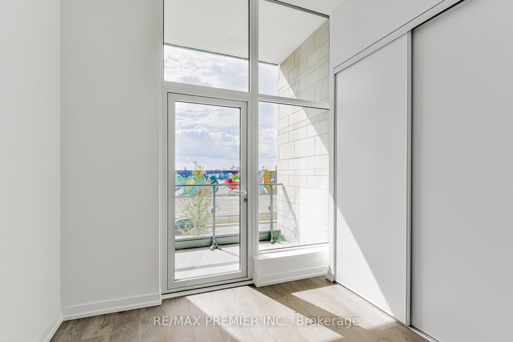Photo 10 of Unit Th17, 7 Buttermill Avenue, Vaughan, Vaughan Corporate Centre — HOMEH