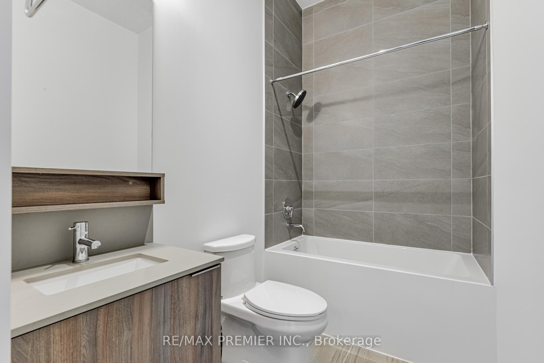 Photo 13 of Unit Th17, 7 Buttermill Avenue, Vaughan, Vaughan Corporate Centre — HOMEH