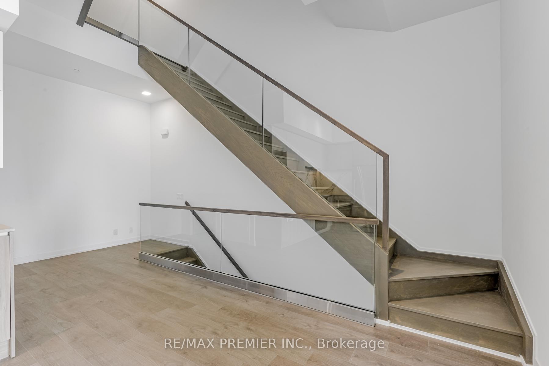 Photo 14 of Unit Th17, 7 Buttermill Avenue, Vaughan, Vaughan Corporate Centre — HOMEH