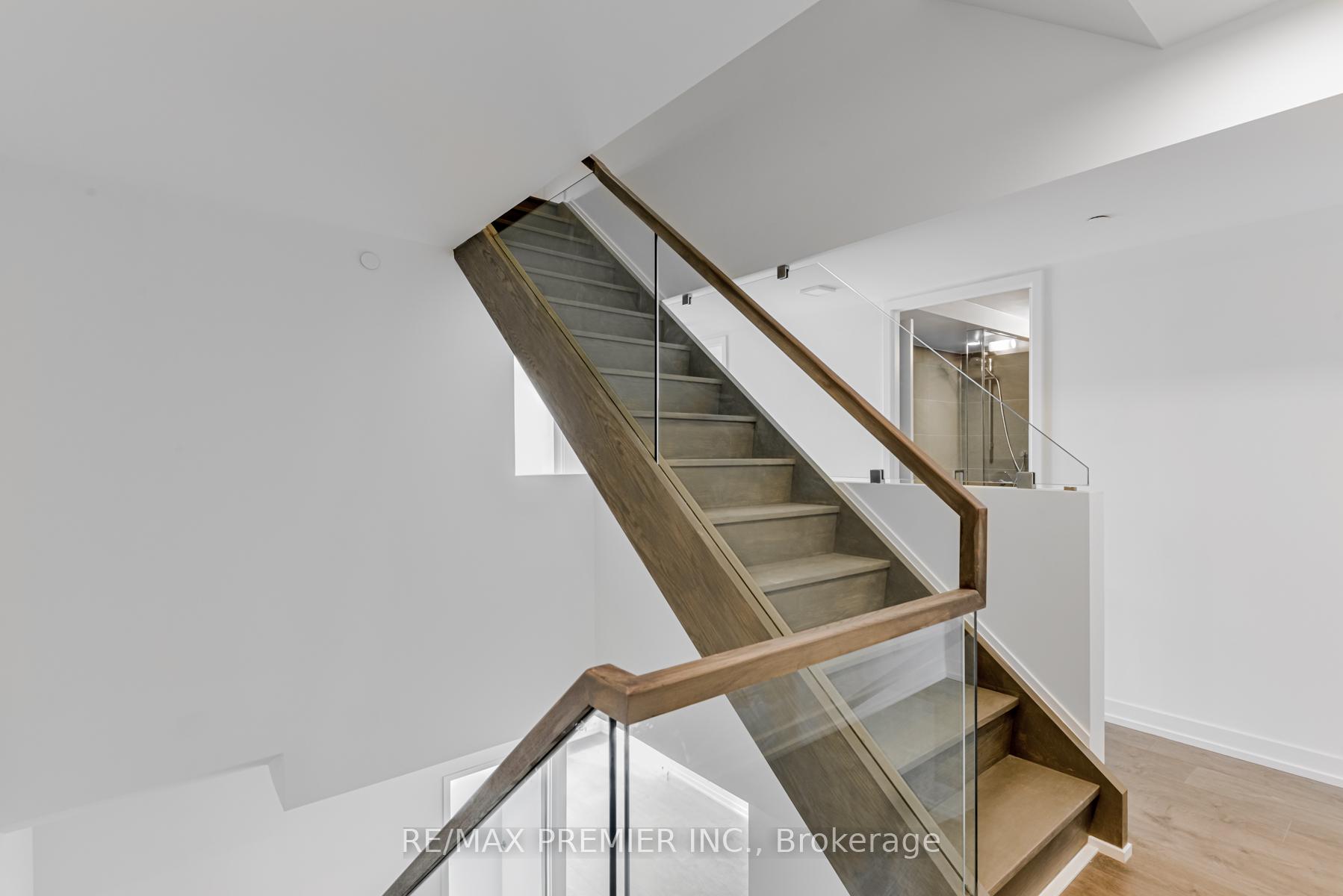 Photo 15 of Unit Th17, 7 Buttermill Avenue, Vaughan, Vaughan Corporate Centre — HOMEH