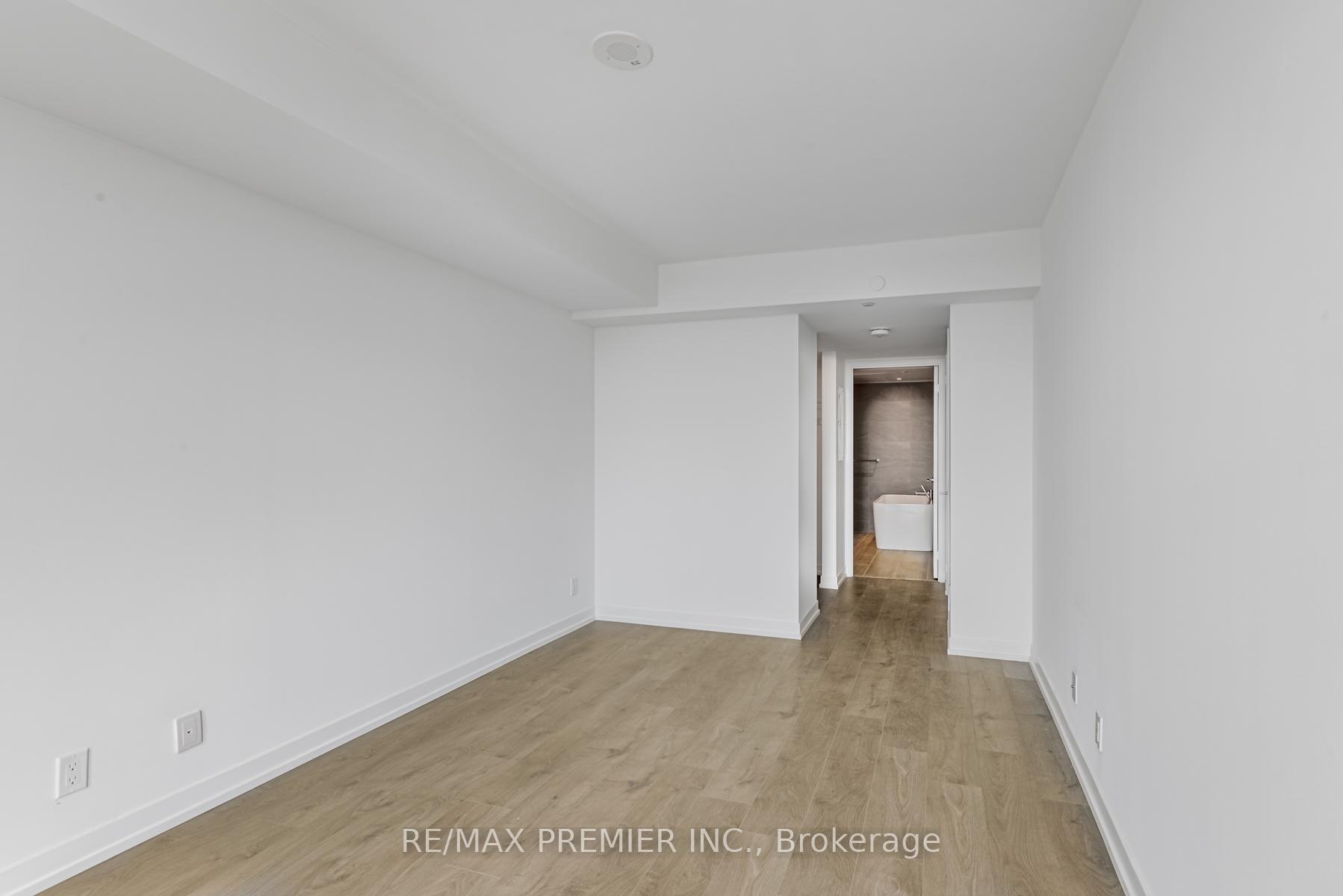 Photo 17 of Unit Th17, 7 Buttermill Avenue, Vaughan, Vaughan Corporate Centre — HOMEH