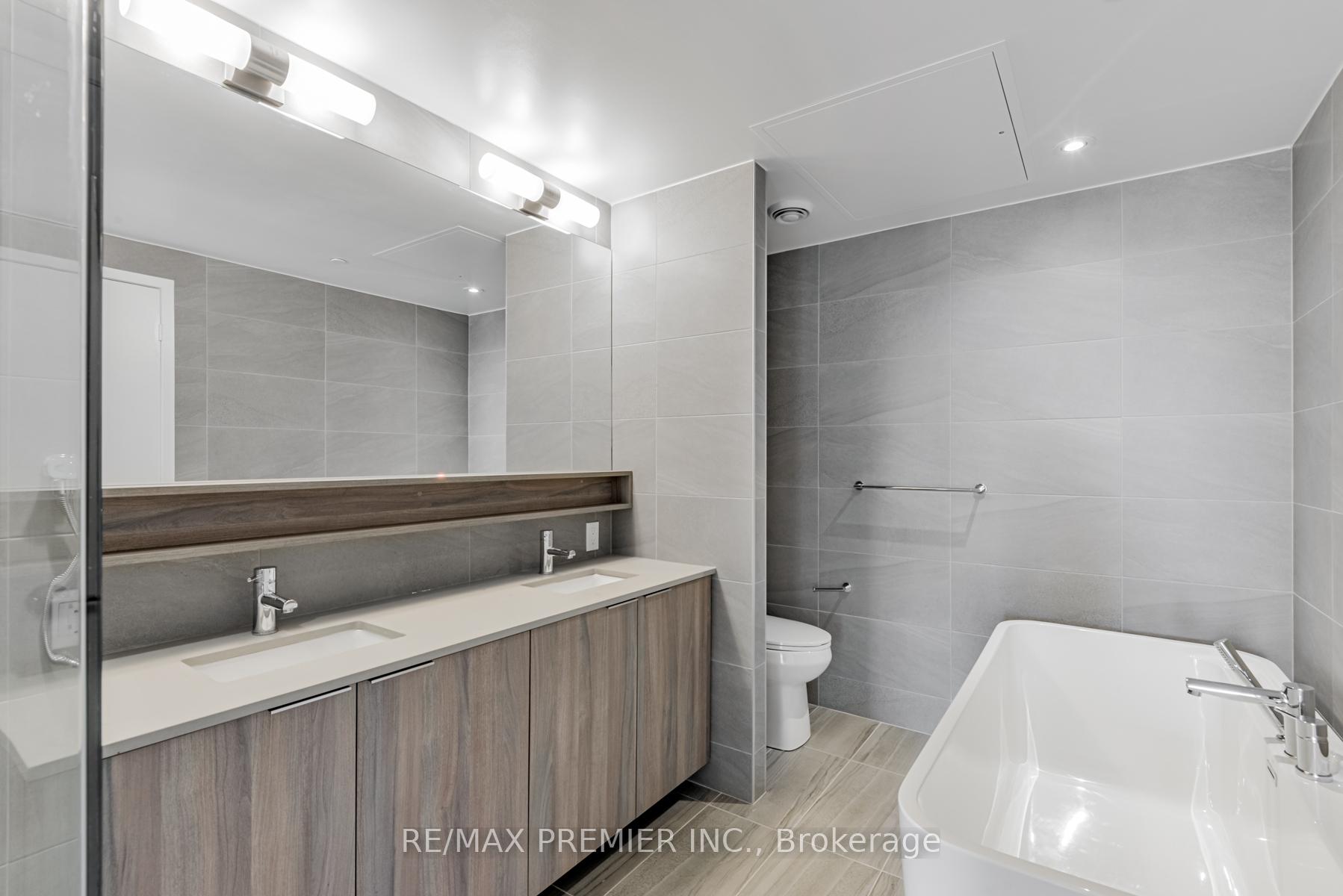 Photo 21 of Unit Th17, 7 Buttermill Avenue, Vaughan, Vaughan Corporate Centre — HOMEH