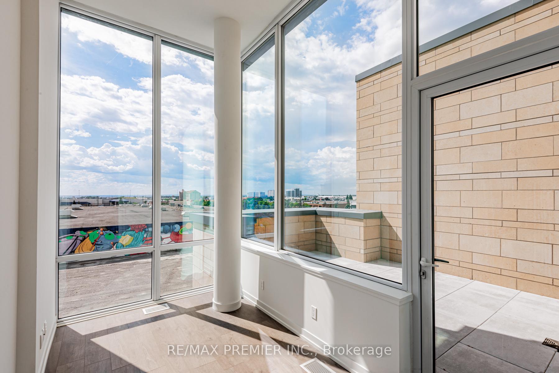 Photo 23 of Unit Th17, 7 Buttermill Avenue, Vaughan, Vaughan Corporate Centre — HOMEH
