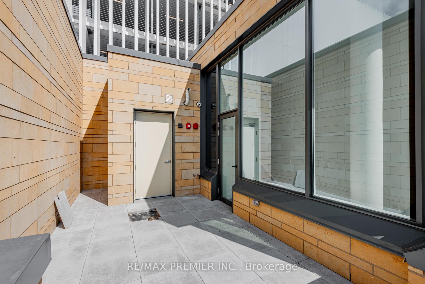 Photo 24 of Unit Th17, 7 Buttermill Avenue, Vaughan, Vaughan Corporate Centre — HOMEH