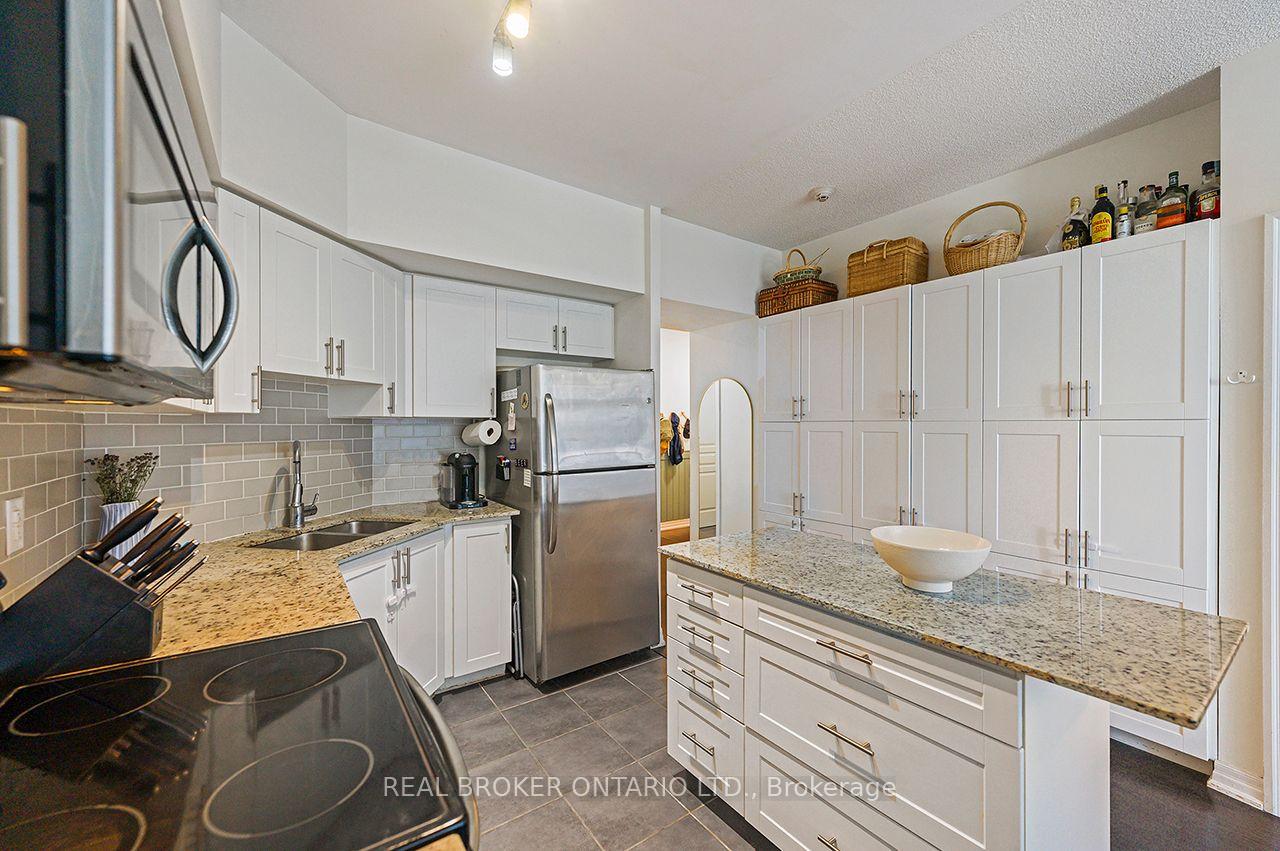 Photo 11 of Unit 403, 1940 Ironstone Drive, Burlington, Uptown — HOMEH