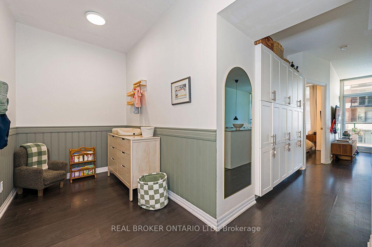 Photo 14 of Unit 403, 1940 Ironstone Drive, Burlington, Uptown — HOMEH