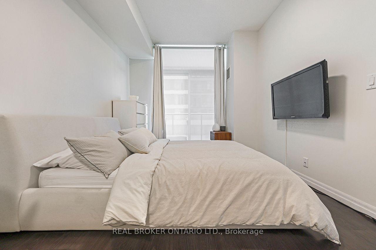 Photo 15 of Unit 403, 1940 Ironstone Drive, Burlington, Uptown — HOMEH
