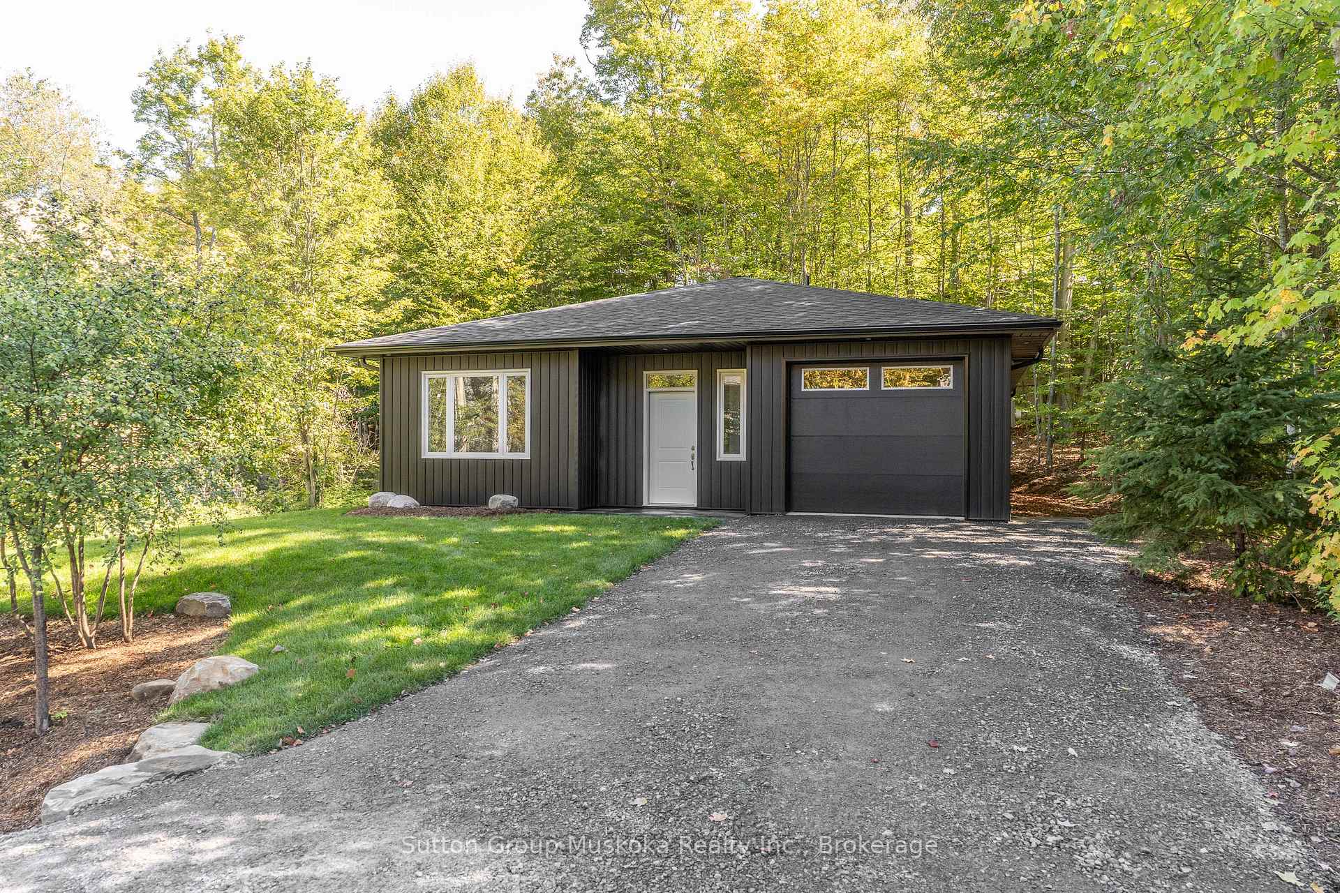Photo 1 of 33 Shaw Crescent, Huntsville, Chaffey — HOMEH