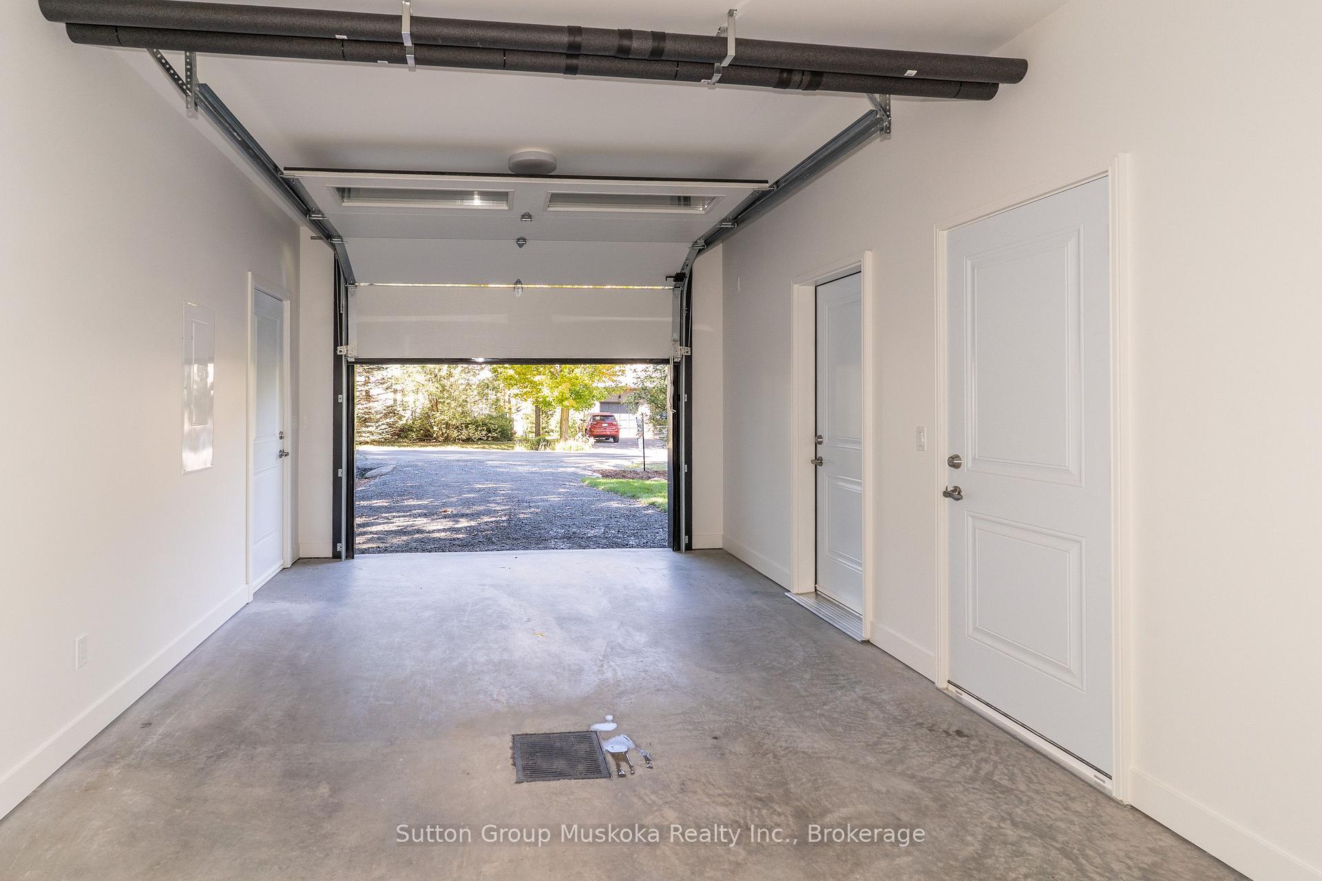Photo 18 of 33 Shaw Crescent, Huntsville, Chaffey — HOMEH