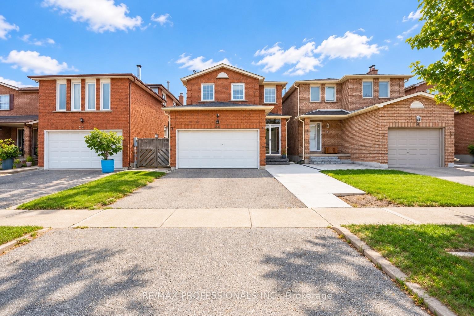 Photo 2 of Unit Lower Suite, 24 Keefer Court, Vaughan, Brownridge — HOMEH