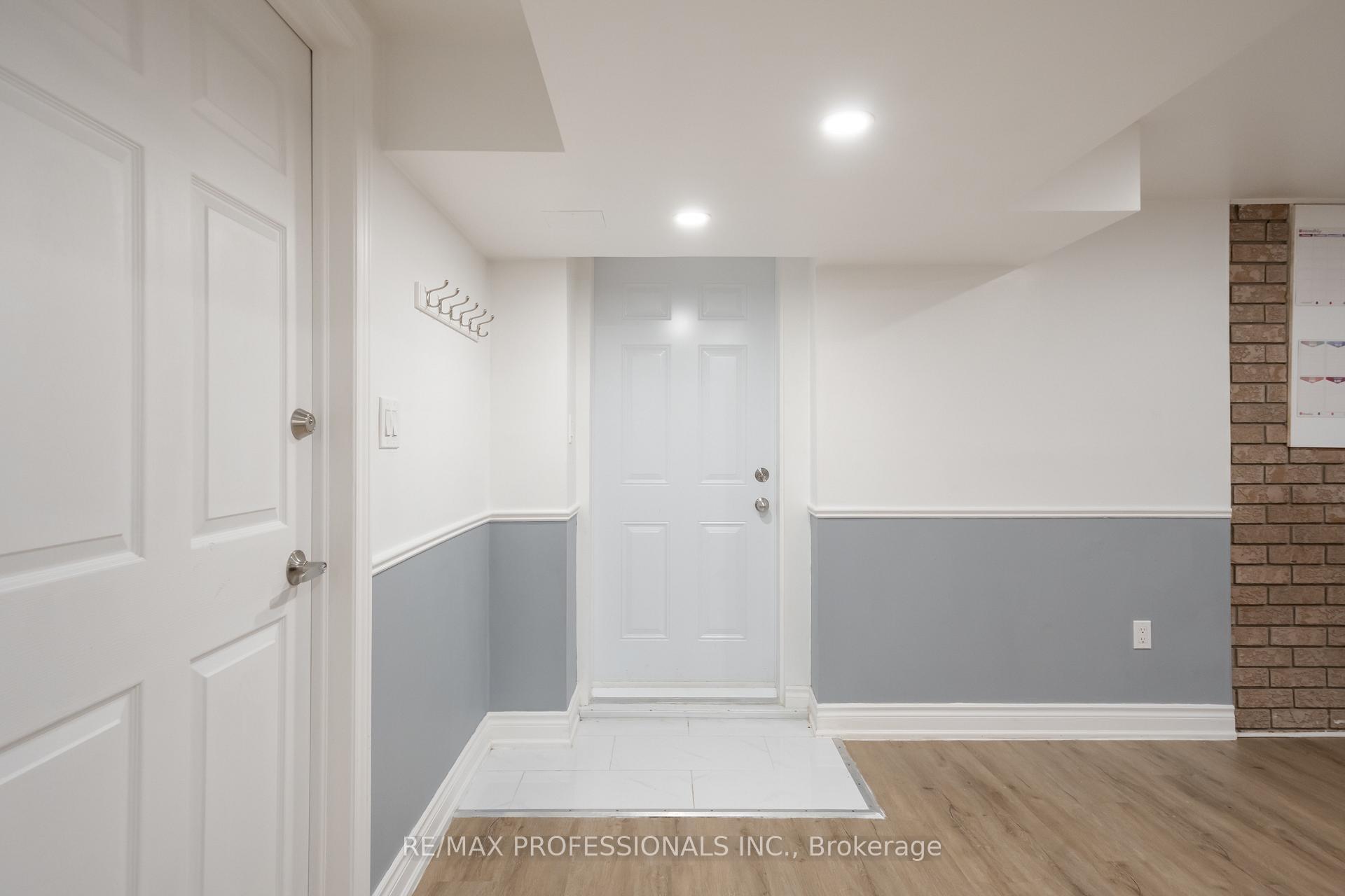Photo 4 of Unit Lower Suite, 24 Keefer Court, Vaughan, Brownridge — HOMEH