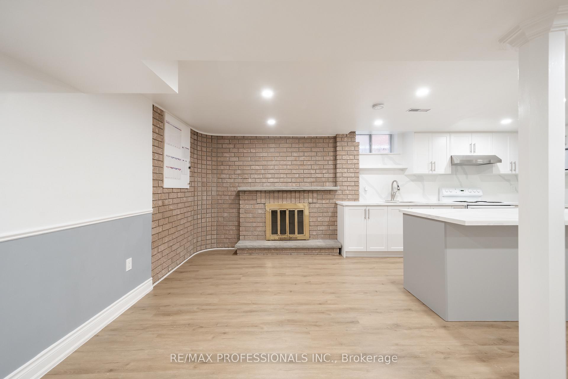 Photo 6 of Unit Lower Suite, 24 Keefer Court, Vaughan, Brownridge — HOMEH