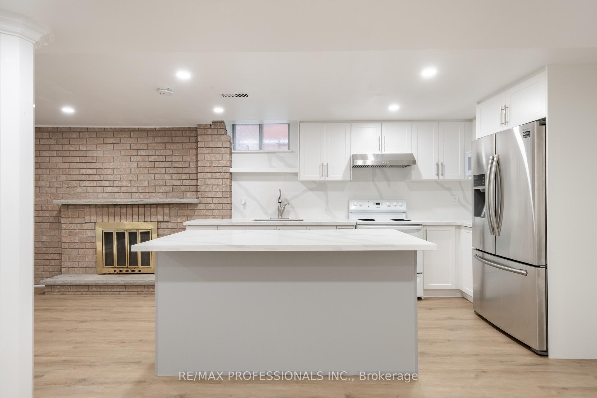 Photo 9 of Unit Lower Suite, 24 Keefer Court, Vaughan, Brownridge — HOMEH