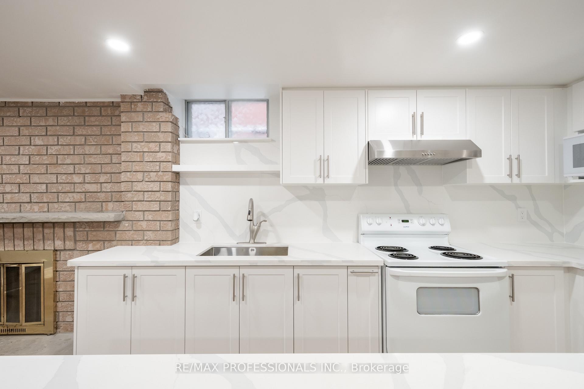 Photo 10 of Unit Lower Suite, 24 Keefer Court, Vaughan, Brownridge — HOMEH