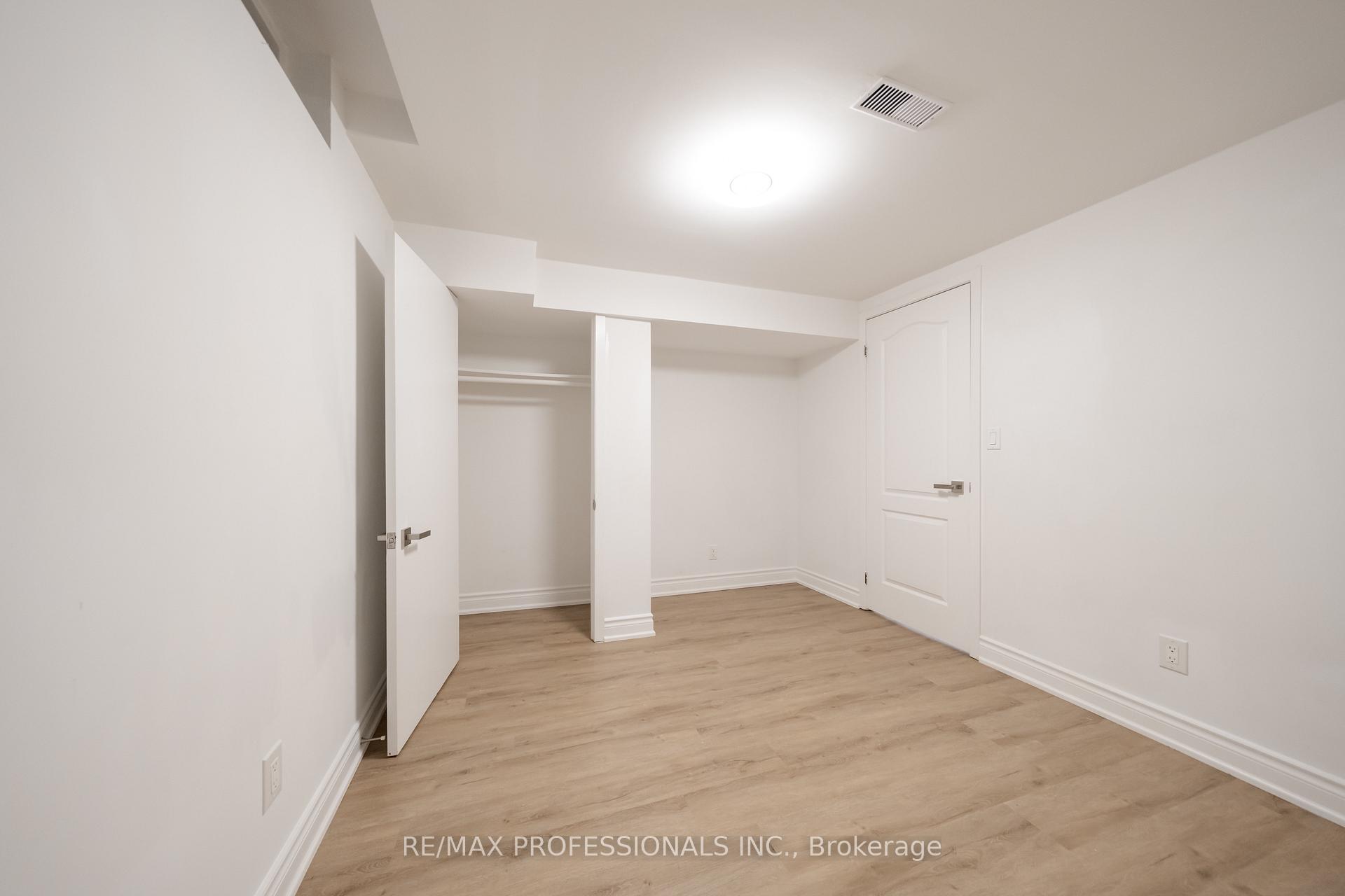 Photo 18 of Unit Lower Suite, 24 Keefer Court, Vaughan, Brownridge — HOMEH