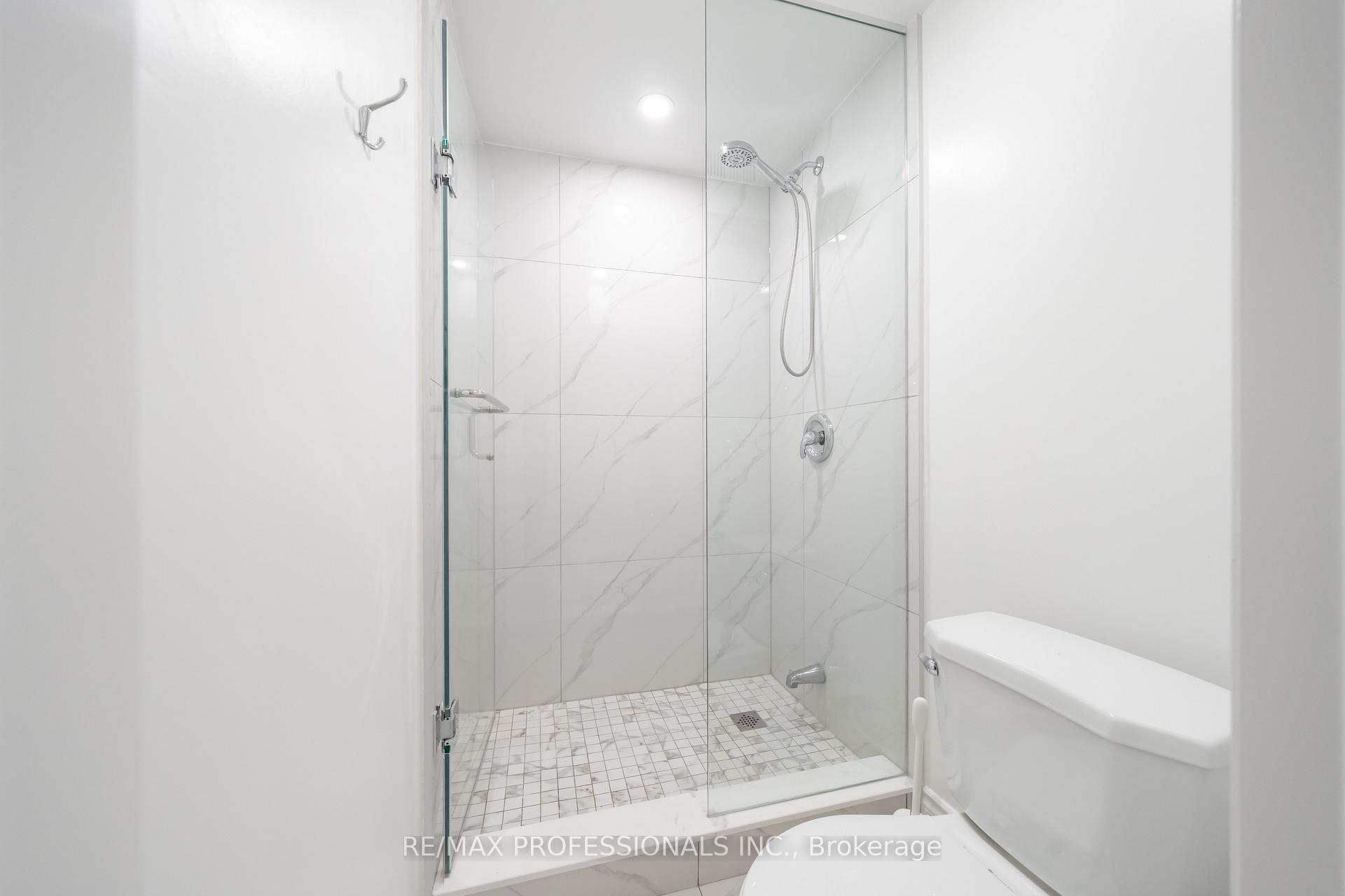Photo 19 of Unit Lower Suite, 24 Keefer Court, Vaughan, Brownridge — HOMEH