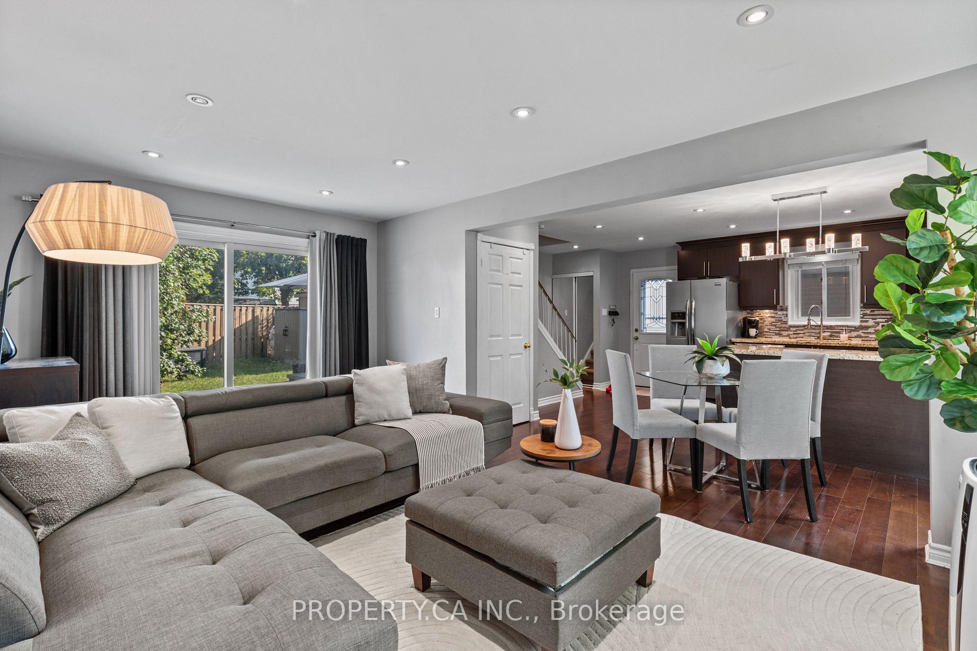 Photo 3 of 37 Gladstone Square, Brampton, Northgate — HOMEH