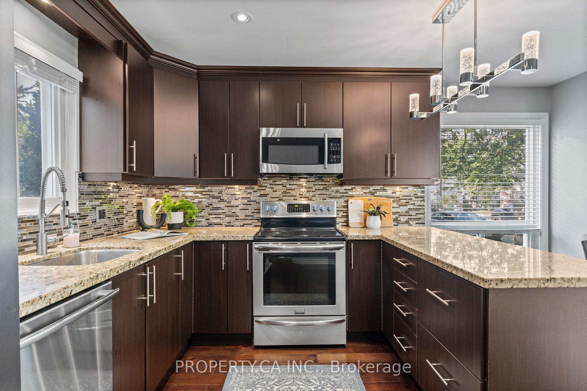 Photo 11 of 37 Gladstone Square, Brampton, Northgate — HOMEH
