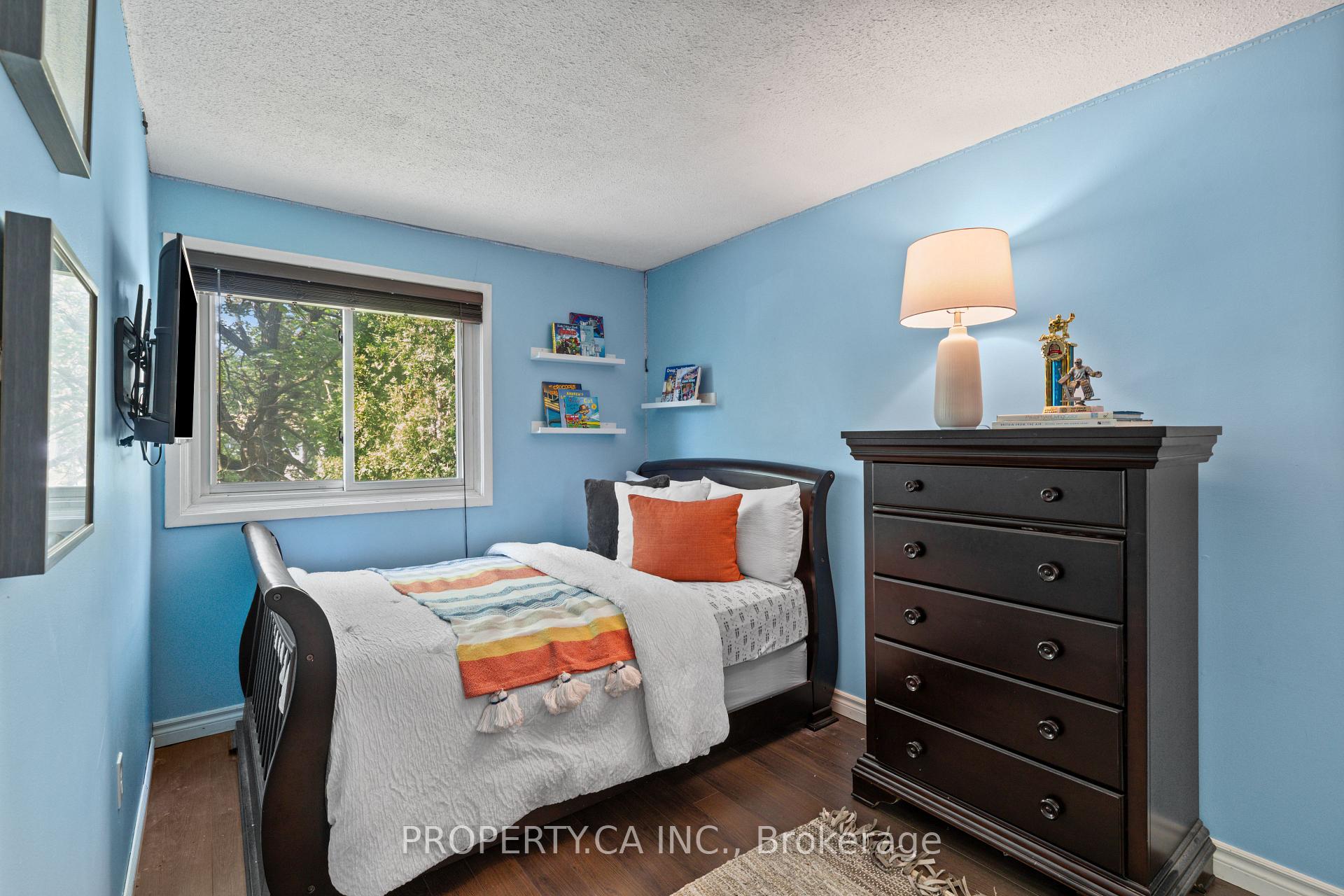 Photo 18 of 37 Gladstone Square, Brampton, Northgate — HOMEH