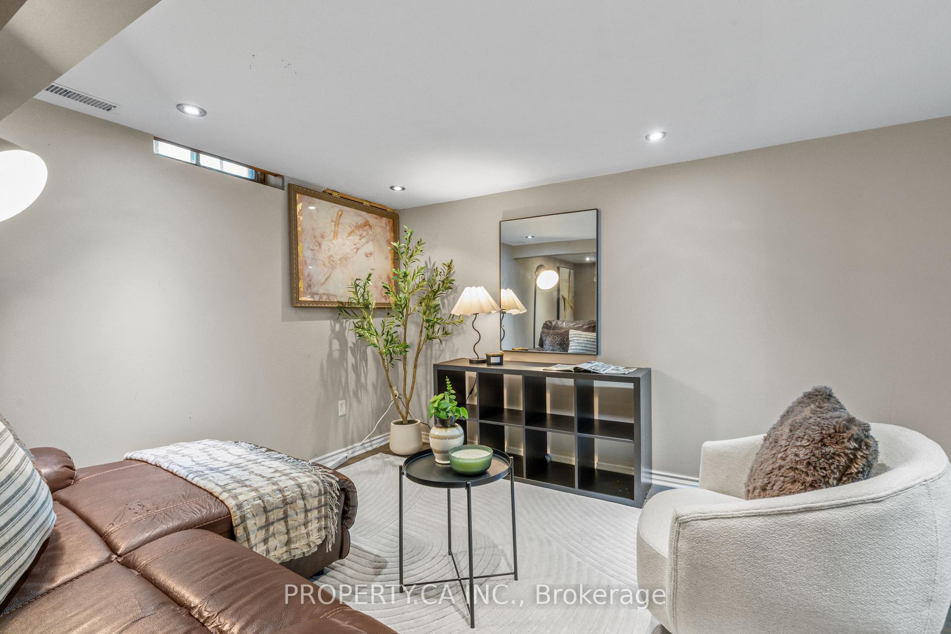 Photo 22 of 37 Gladstone Square, Brampton, Northgate — HOMEH