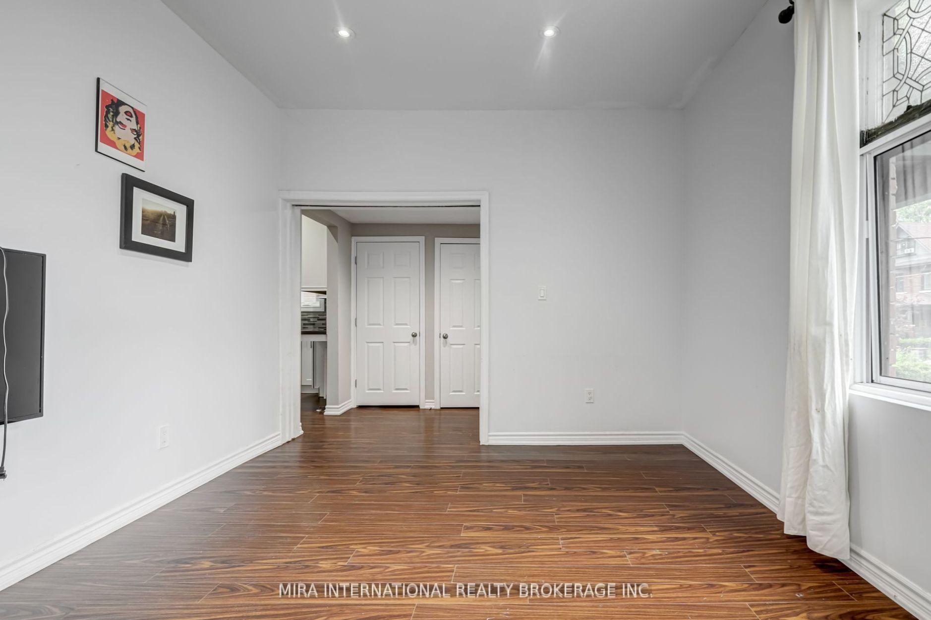 Photo 4 of Unit 101, 11 Laxton Avenue, Toronto, South Parkdale — HOMEH