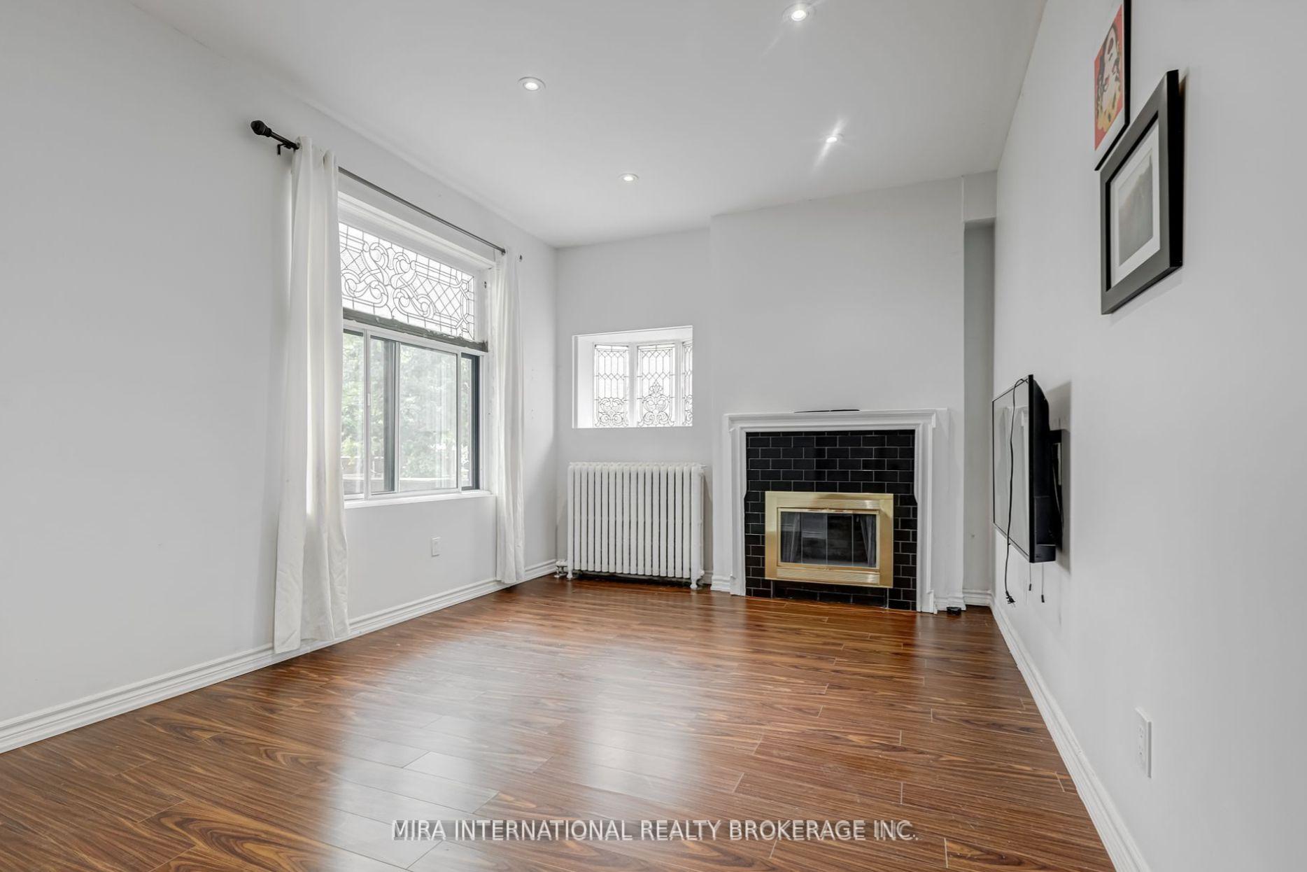 Photo 5 of Unit 101, 11 Laxton Avenue, Toronto, South Parkdale — HOMEH