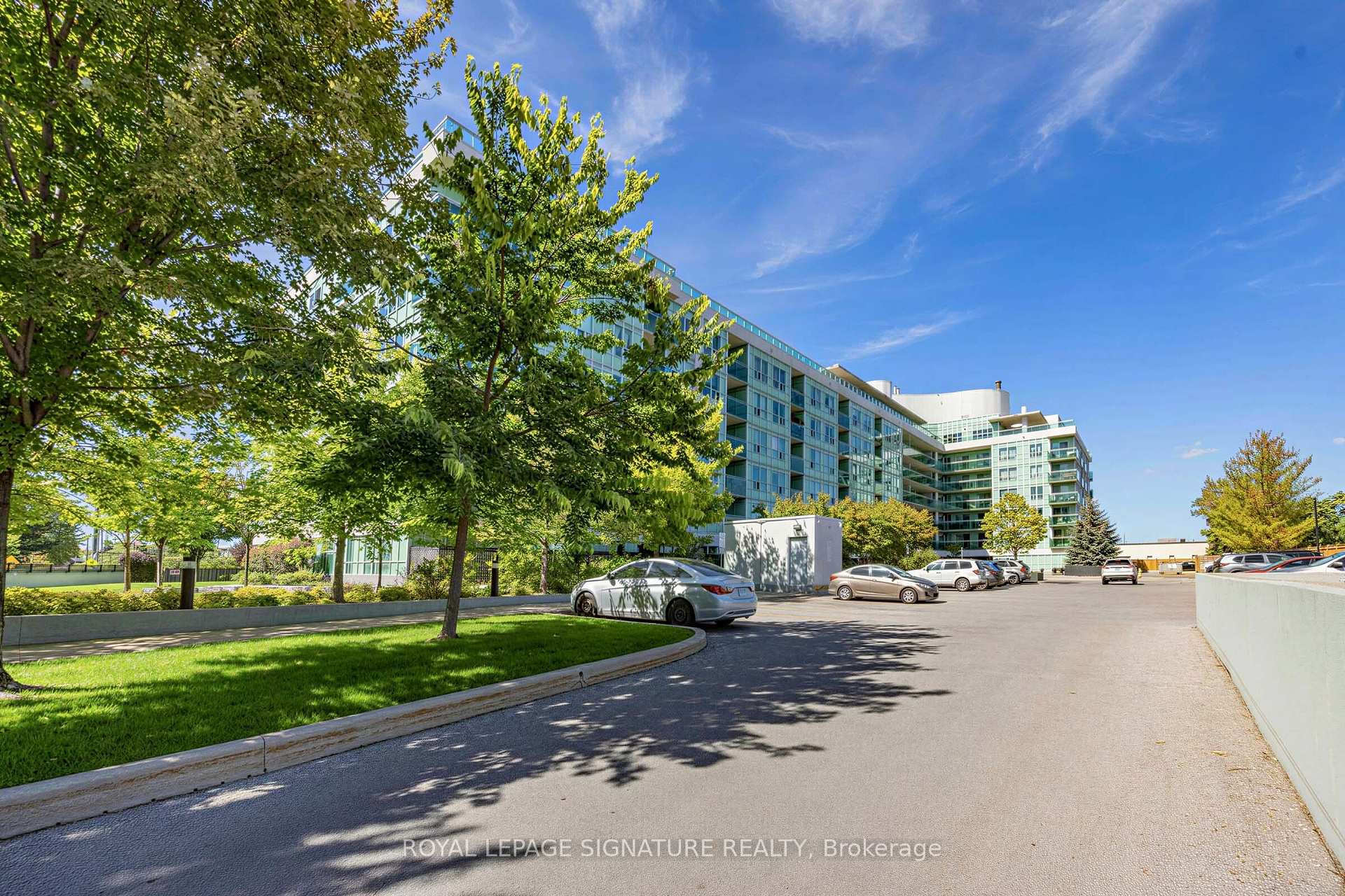 Photo 2 of Unit 322, 60 Fairfax Crescent, Scarborough, Clairlea-Birchmount — HOMEH