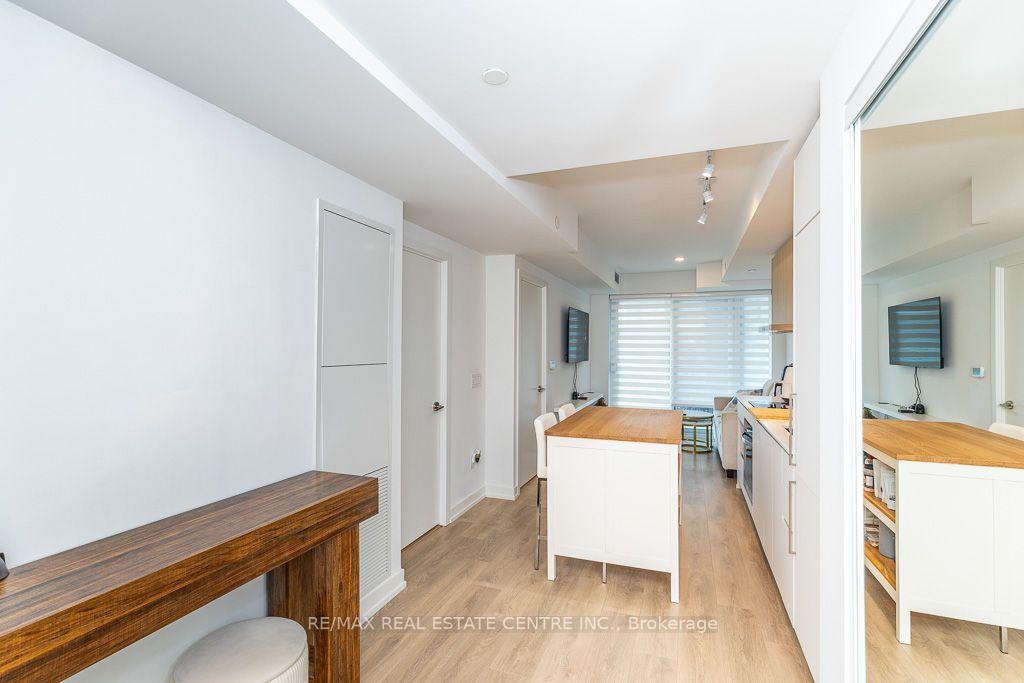 Photo 4 of Unit 232, 1100 Sheppard Avenue W, North York, York University Heights — HOMEH