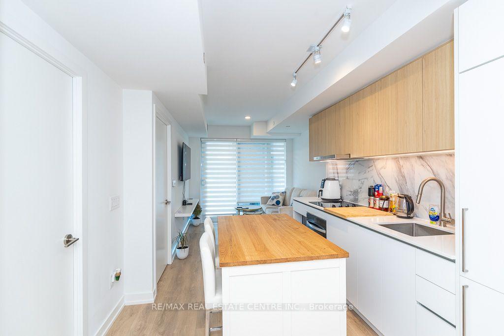 Photo 5 of Unit 232, 1100 Sheppard Avenue W, North York, York University Heights — HOMEH