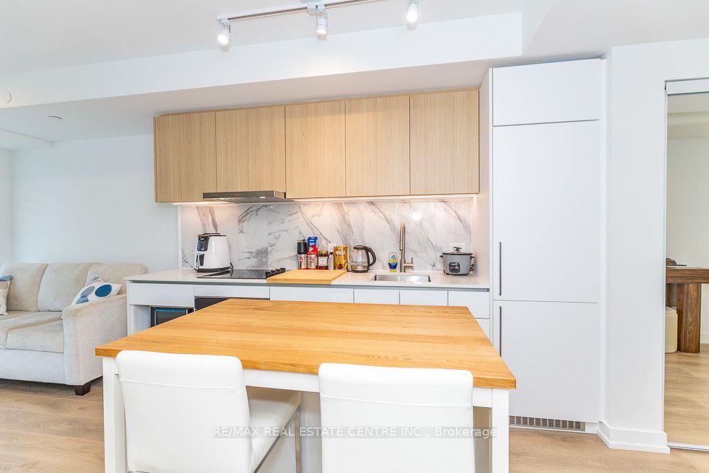 Photo 6 of Unit 232, 1100 Sheppard Avenue W, North York, York University Heights — HOMEH