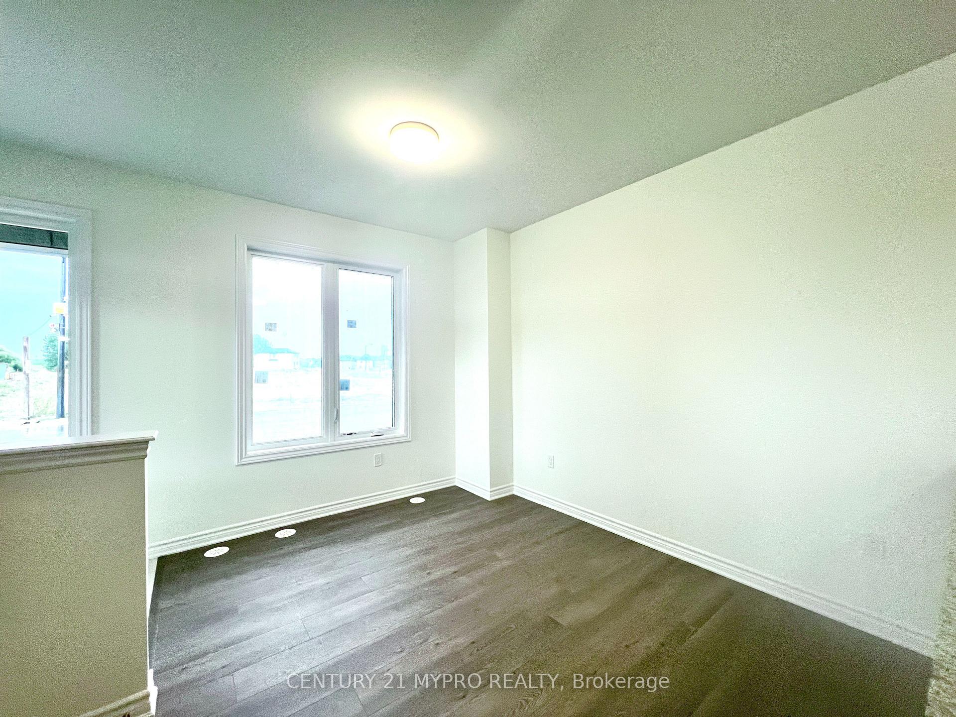 Photo 4 of Unit Upper, 2 Thornbird Crescent, Brampton, Northwest Brampton — HOMEH