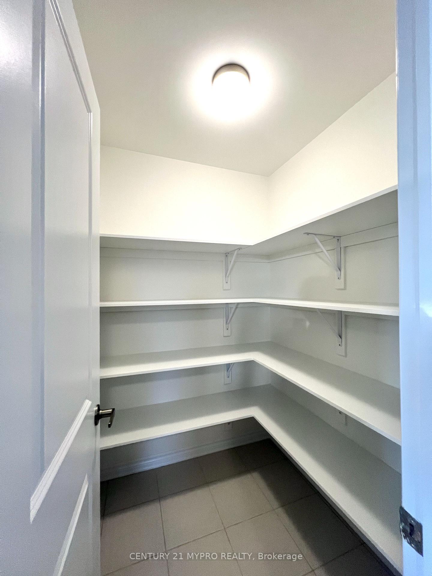 Photo 5 of Unit Upper, 2 Thornbird Crescent, Brampton, Northwest Brampton — HOMEH