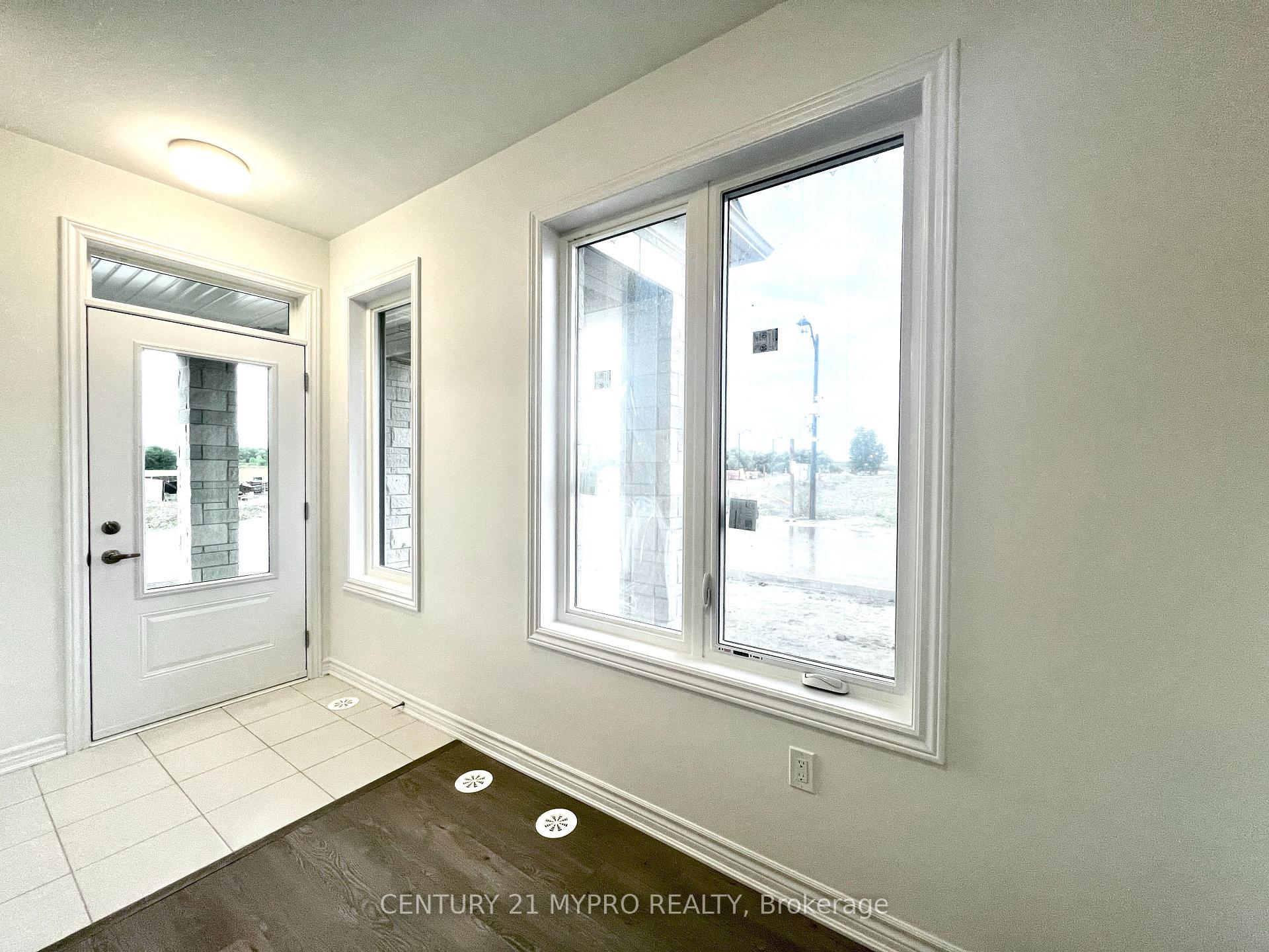 Photo 6 of Unit Upper, 2 Thornbird Crescent, Brampton, Northwest Brampton — HOMEH