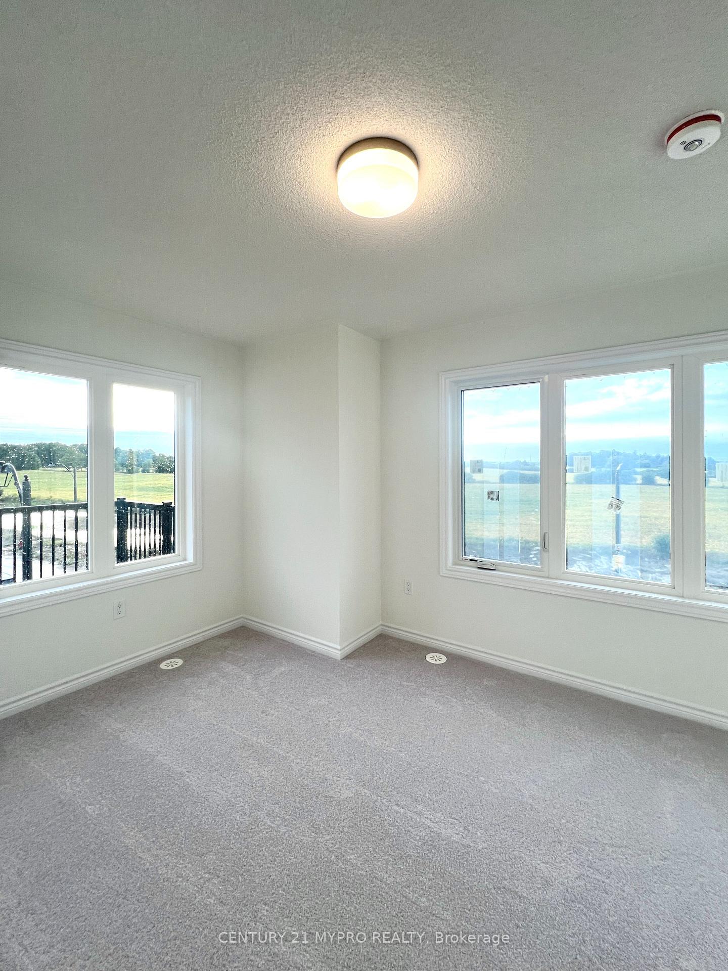 Photo 17 of Unit Upper, 2 Thornbird Crescent, Brampton, Northwest Brampton — HOMEH