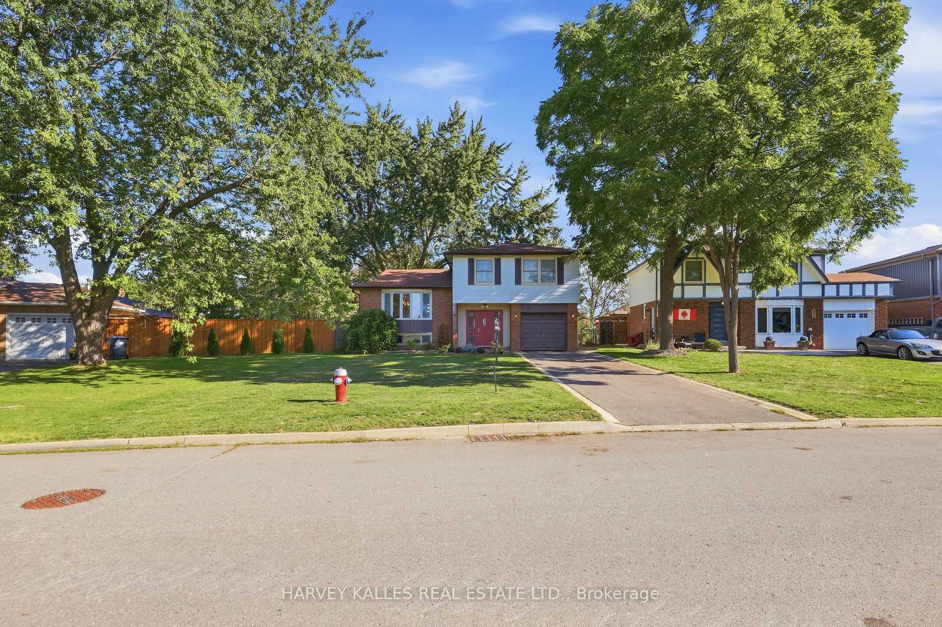 Photo 3 of 310 Newlove Drive, Caledon, Bolton East — HOMEH