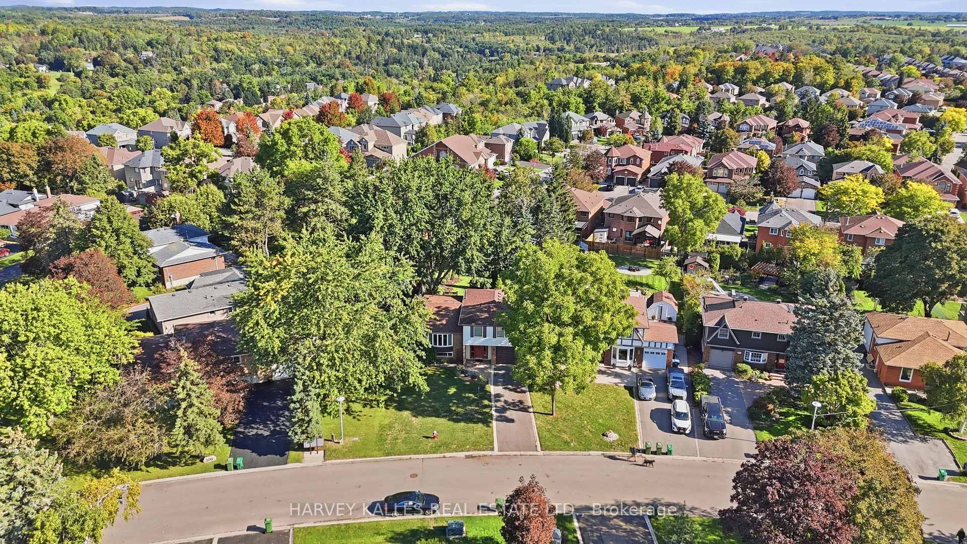 Photo 4 of 310 Newlove Drive, Caledon, Bolton East — HOMEH