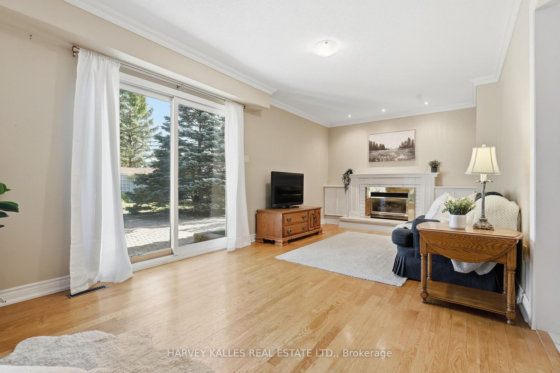 Photo 7 of 310 Newlove Drive, Caledon, Bolton East — HOMEH