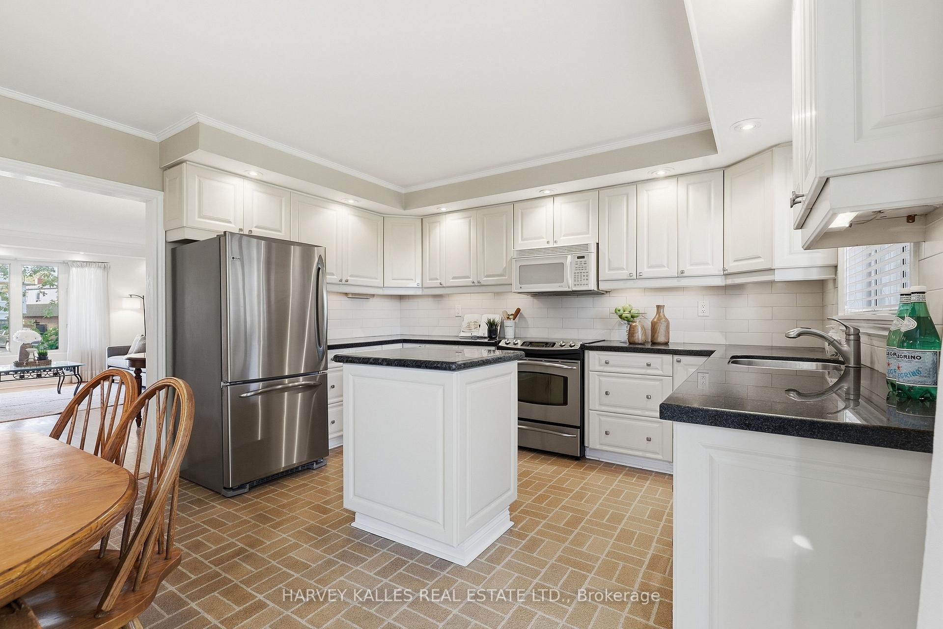 Photo 15 of 310 Newlove Drive, Caledon, Bolton East — HOMEH