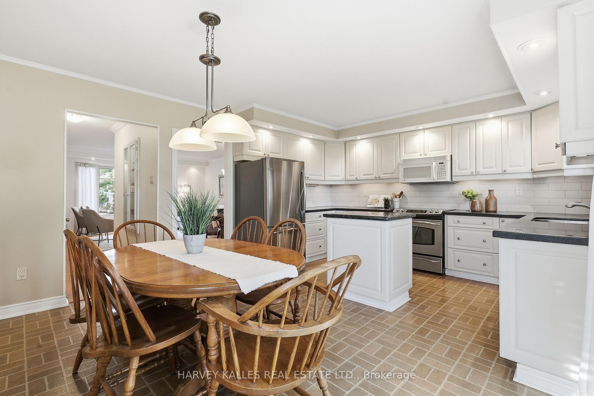 Photo 13 of 310 Newlove Drive, Caledon, Bolton East — HOMEH