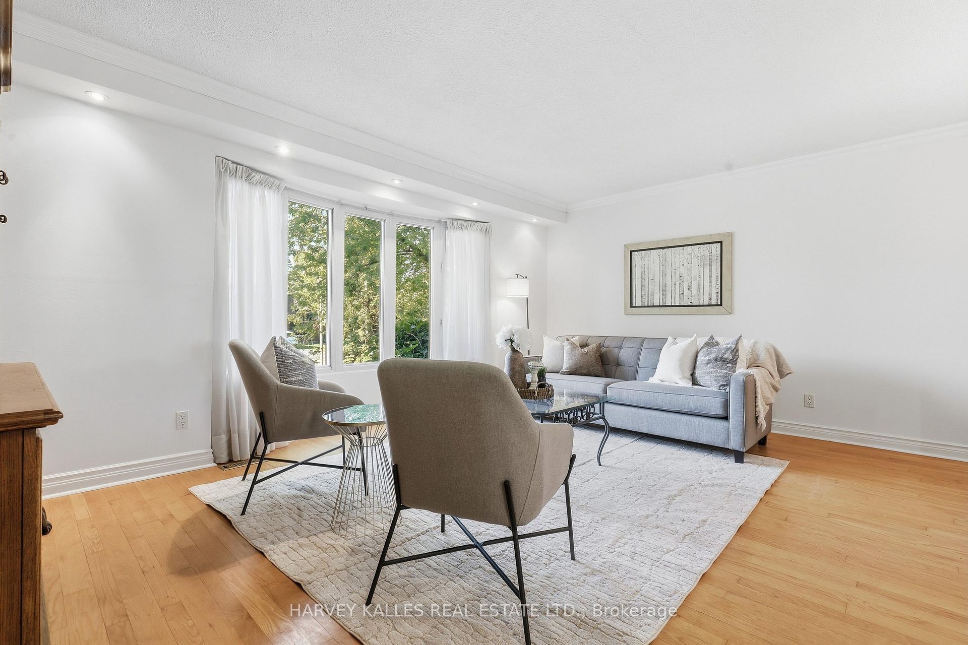 Photo 9 of 310 Newlove Drive, Caledon, Bolton East — HOMEH