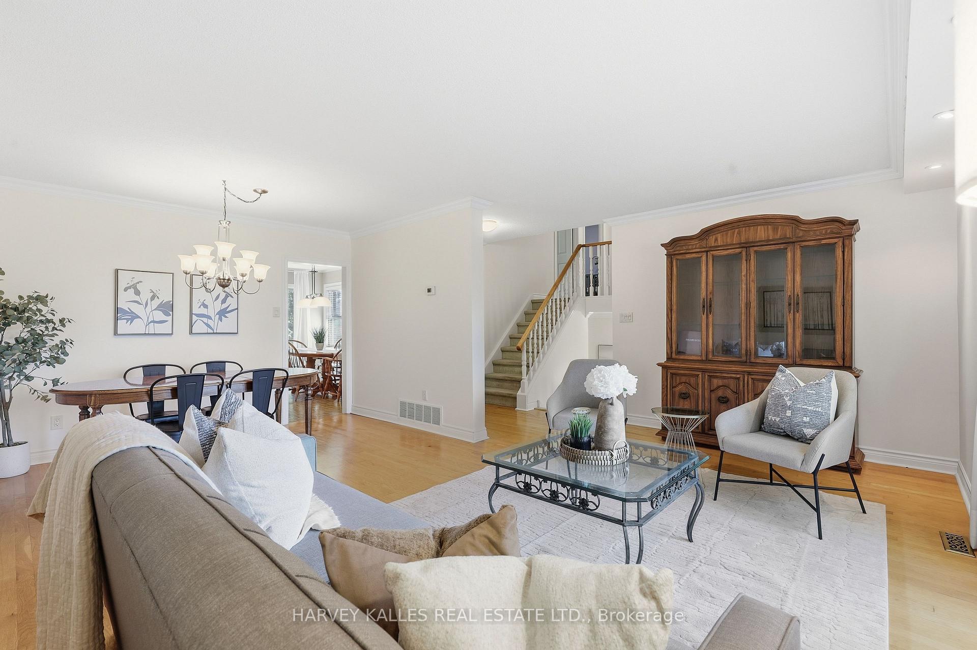 Photo 10 of 310 Newlove Drive, Caledon, Bolton East — HOMEH
