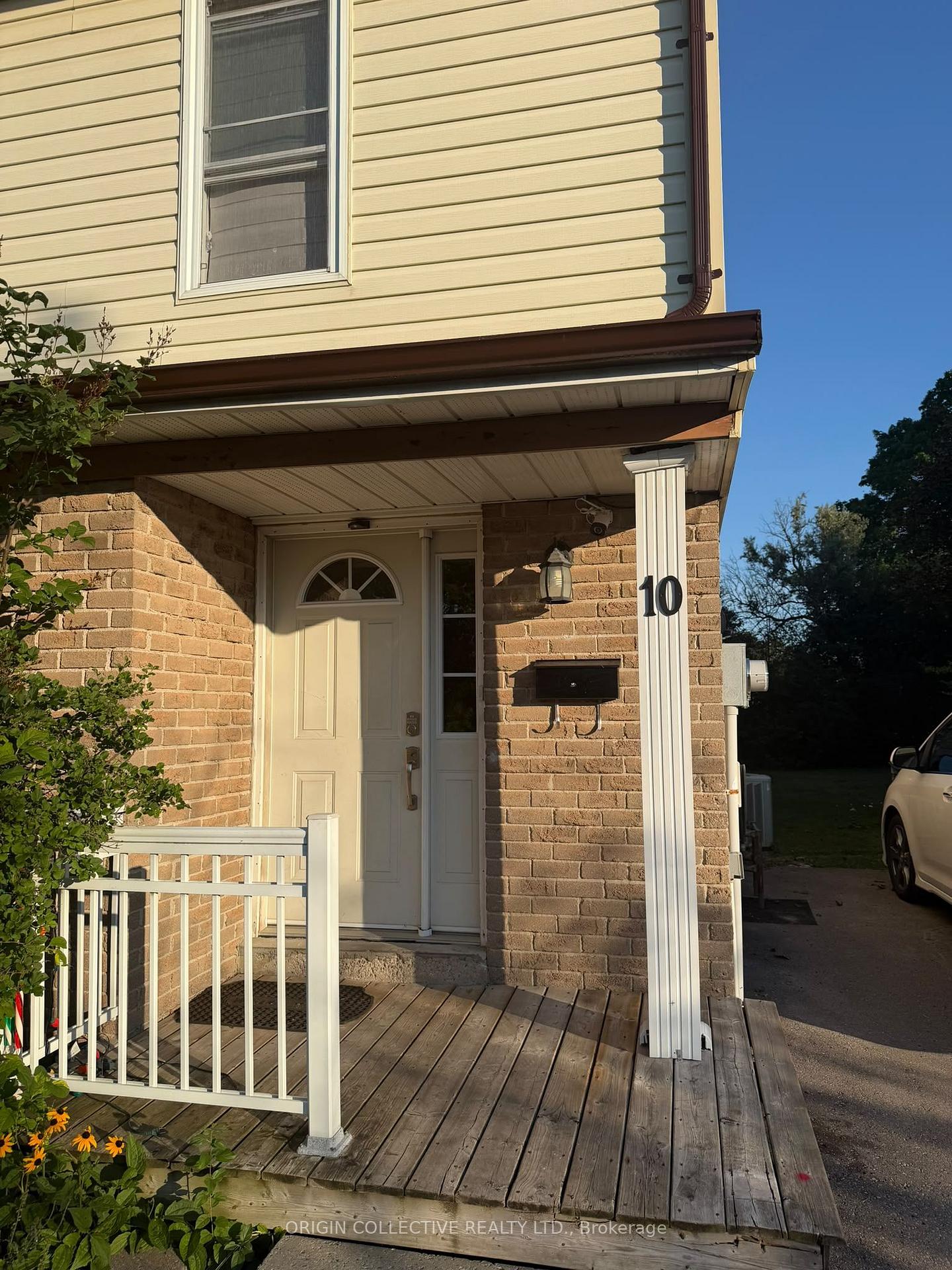 Photo 2 of Unit Main & Second Floor, 10 Moonbeam Grove, Scarborough, Malvern — HOMEH