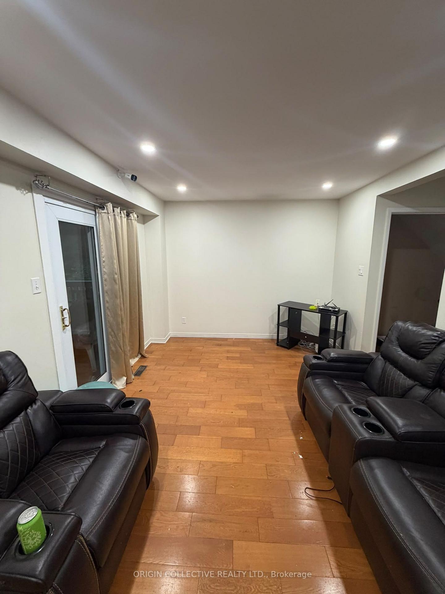 Photo 15 of Unit Main & Second Floor, 10 Moonbeam Grove, Scarborough, Malvern — HOMEH