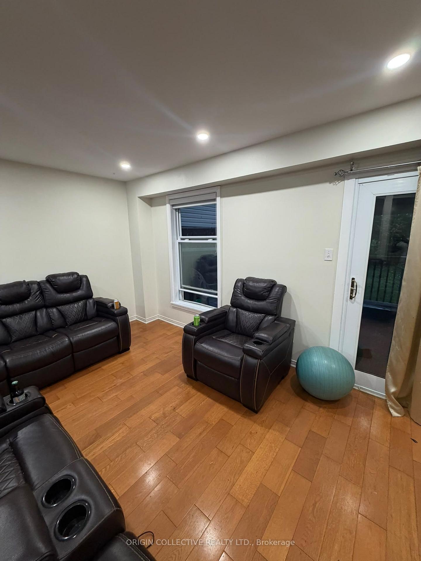 Photo 17 of Unit Main & Second Floor, 10 Moonbeam Grove, Scarborough, Malvern — HOMEH