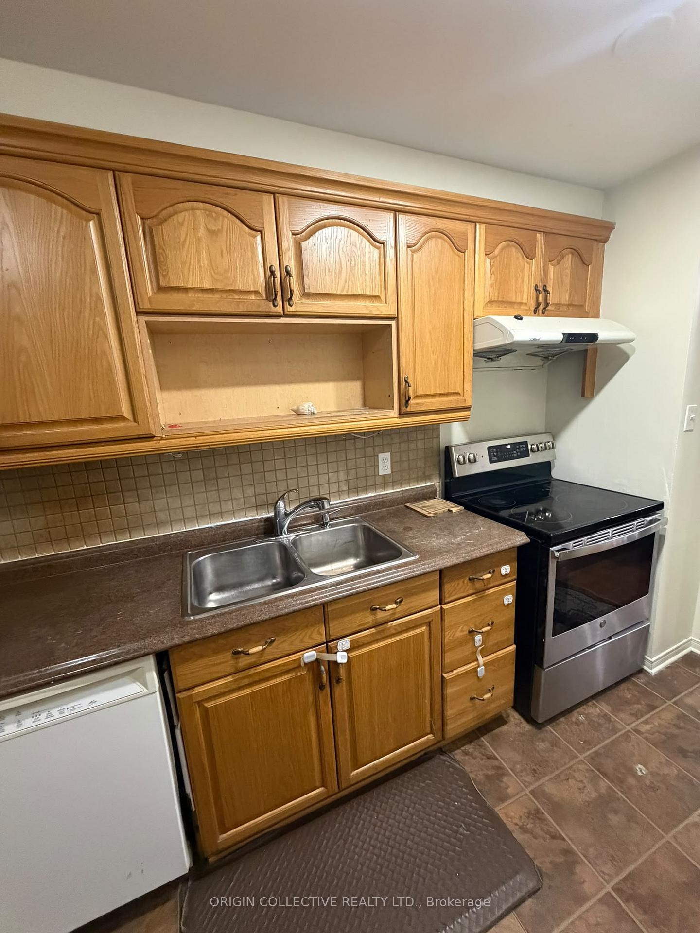 Photo 18 of Unit Main & Second Floor, 10 Moonbeam Grove, Scarborough, Malvern — HOMEH